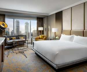 The Ritz-Carlton Hotel, Toronot: a suite