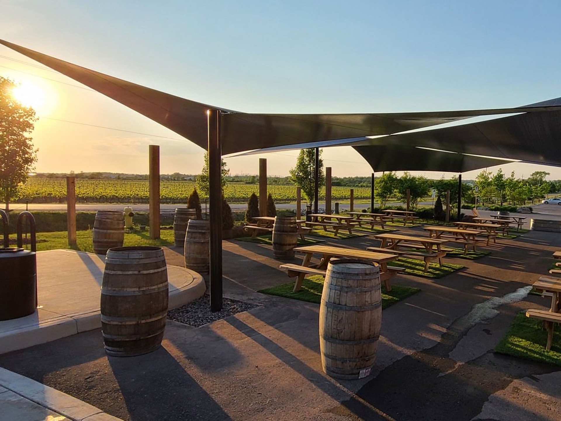 Niagara Benchlands | Sunset at Bench Brewing Company